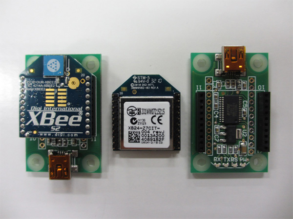 写真1　XBee ZBとXBeeエクスプローラUSB