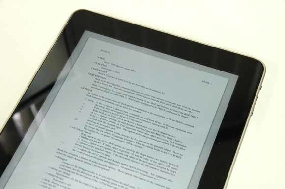 図7　PDFをiPadで表示してみました。スムーズに表示できるため、意外と読みやすい