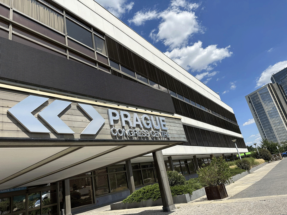 外から見たThe Prague Congress Centre