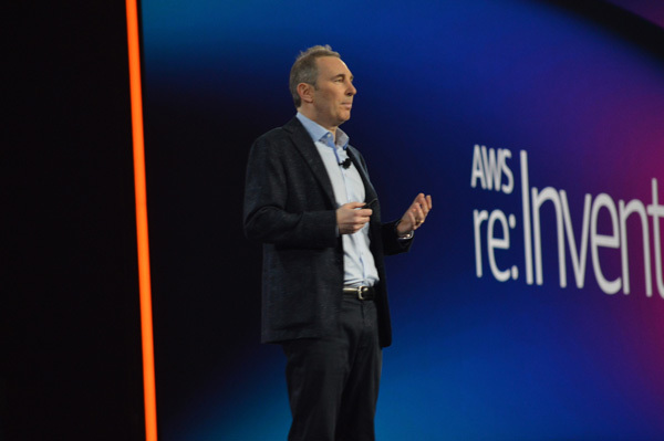 「re:Invent 2019」キーノートで壇上に立つAndy Jassy CEO