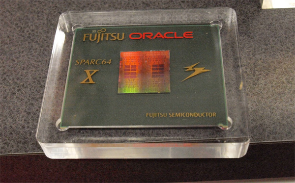 SPARC64 Xのウエハを切り出したもの